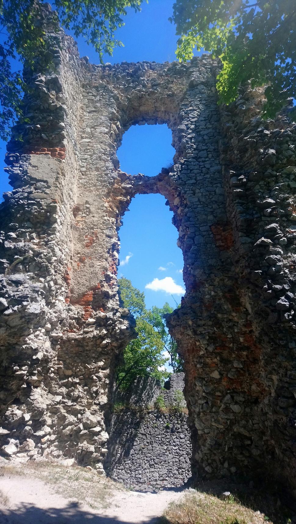 Dobrovodský hrad