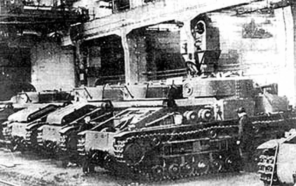 T-28, výrobní hala továrny Krasnyj Putilovec
