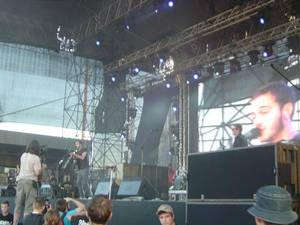 Editors z prvého radu.