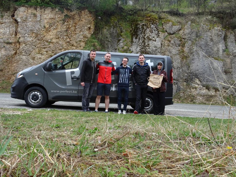 My a naša prvá stopárka z Francúzska. A samozrejme náš "autobus"
