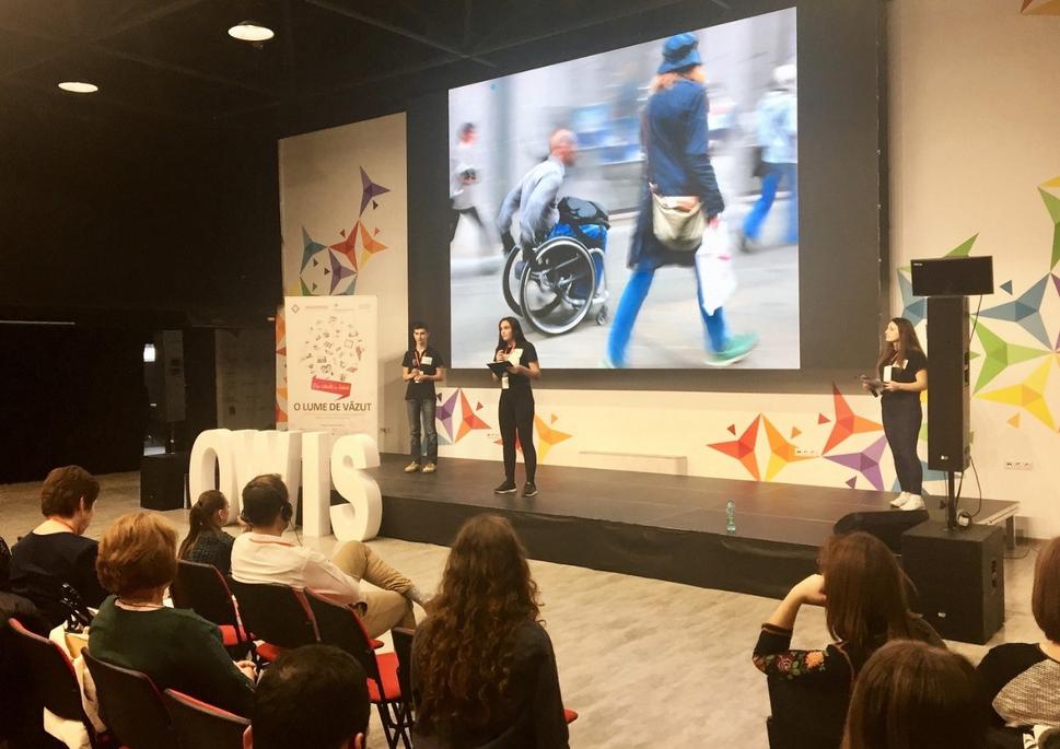 Prezentácia študentských aktivít počas konferencie EduGo Moldova.