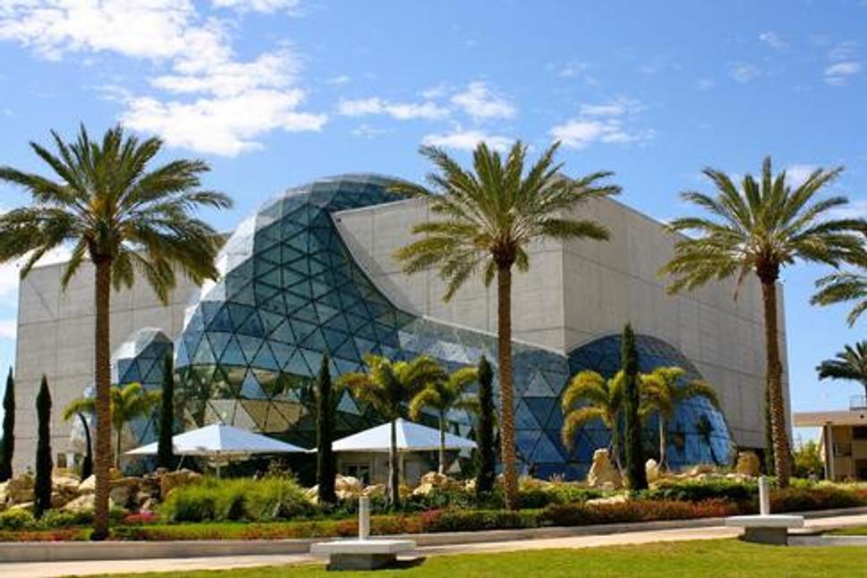 Daliho múzeum v St. Petersburgu na Floride
