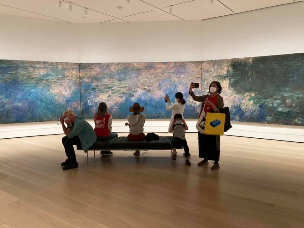 Kultúra sa v New Yorku trochu prebúdza. Múzeum MoMA znova otvorené.