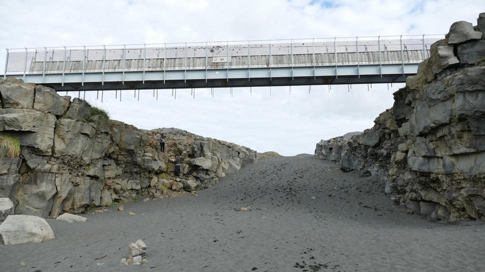 Most - the bridge between continents