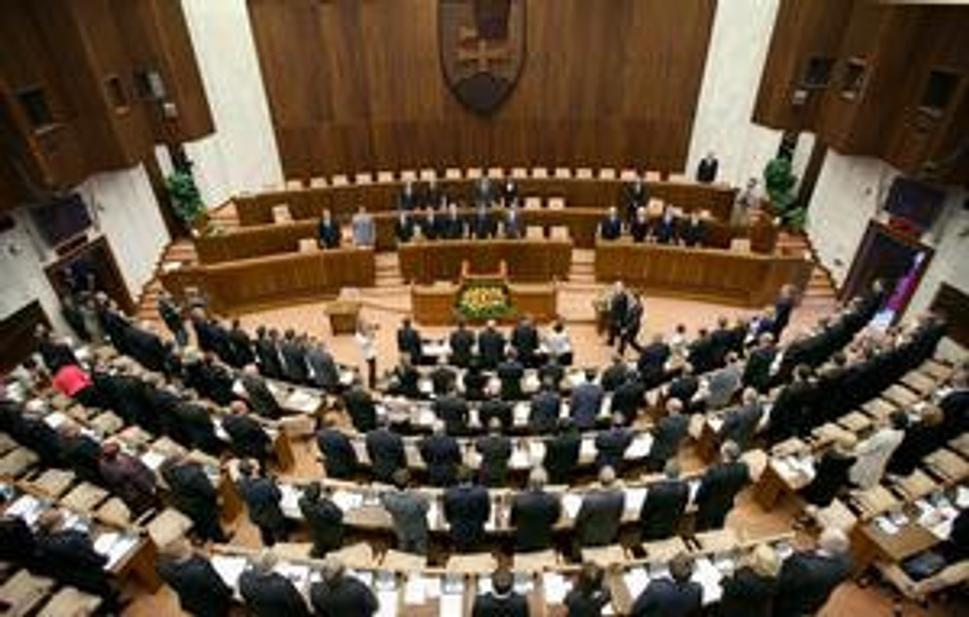 Čakanie na schválenie PVV