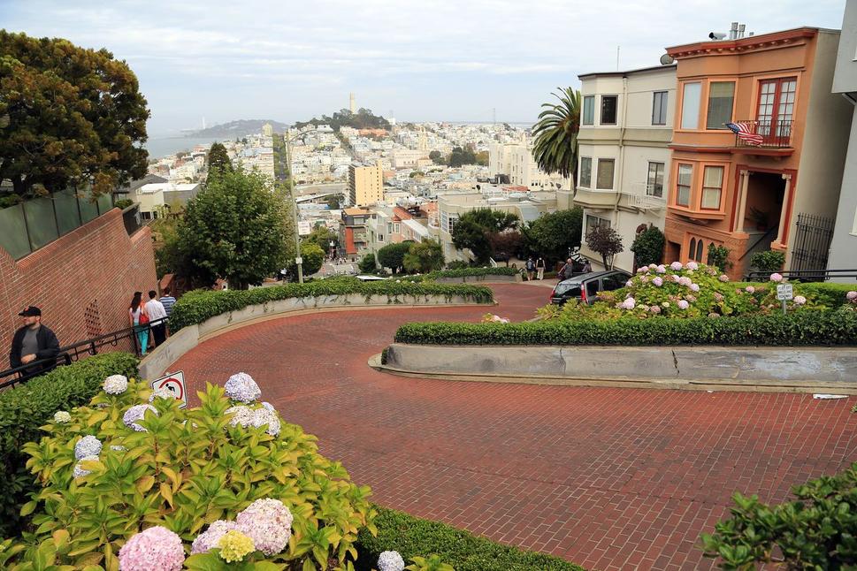 Lombard Street - pohľad zhora