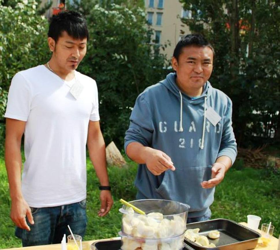 Chlapci z Tibetu, ktorí pripravili výborné pirohy