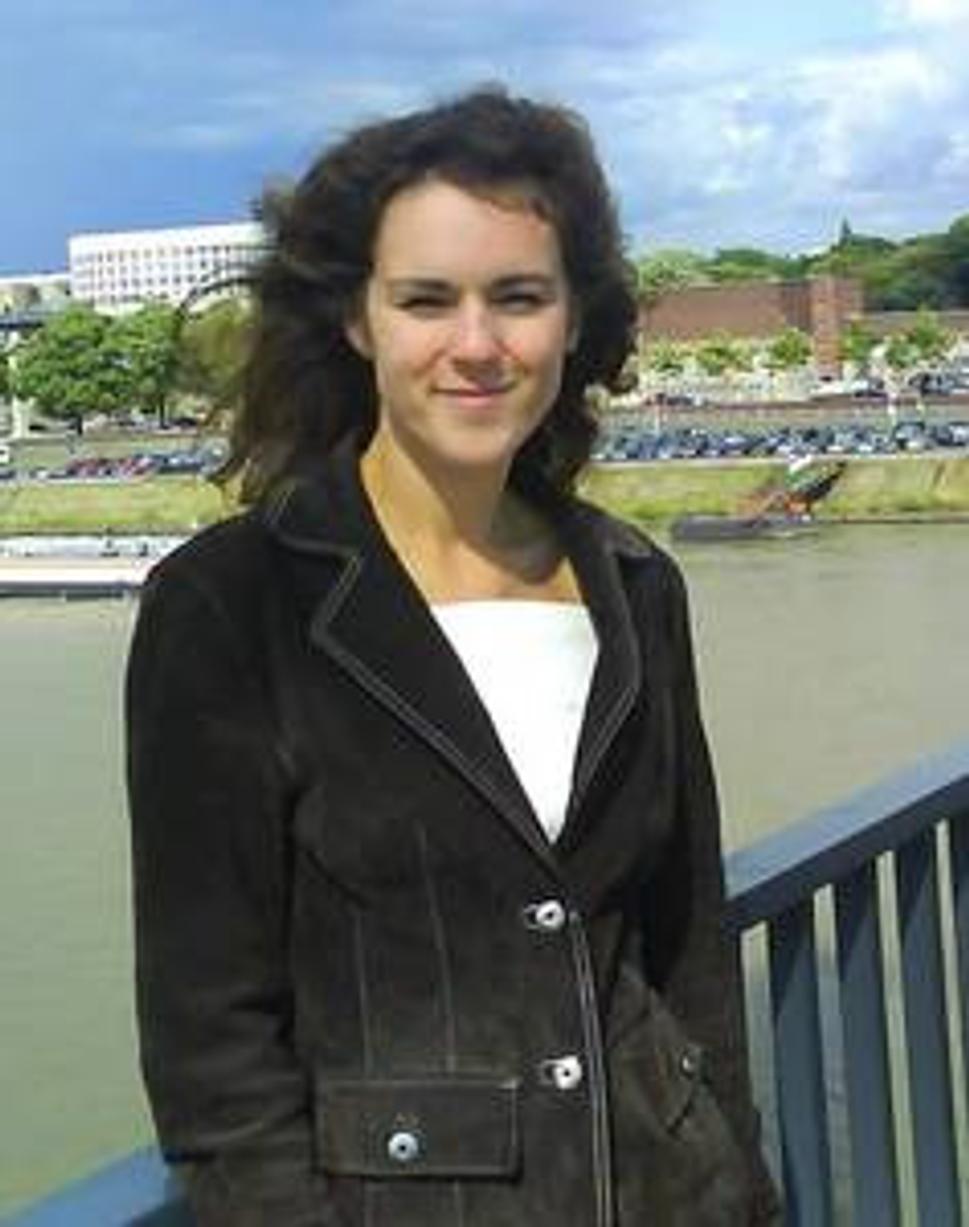 Sedela s hlavou v dlaniach, zvracala žlč / Novinárka Lucia Vaľová skolabovala v centre mesta