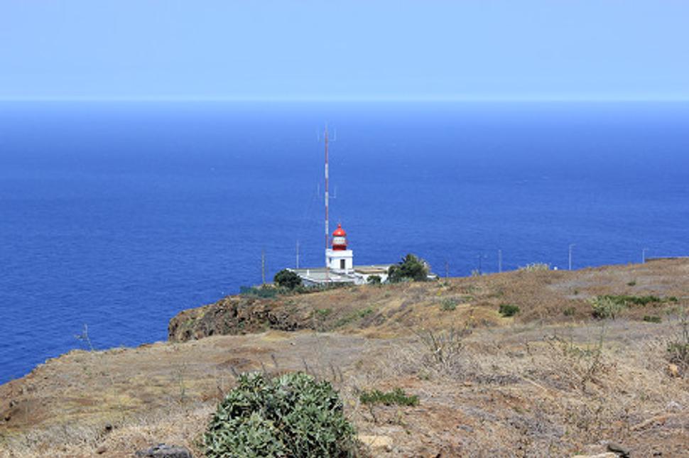 Maják na Ponta du Pargo, aj sem vedie tunel
