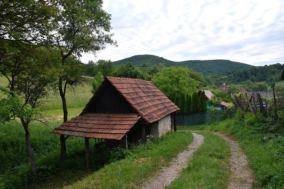 pohľad späť do dedinky