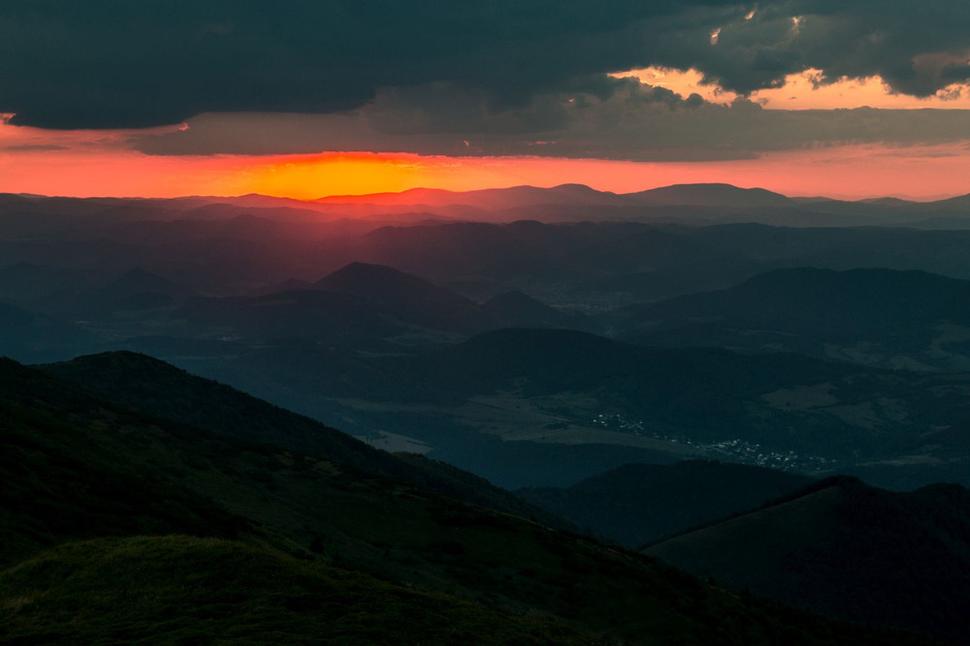 Slnko padá za horizont