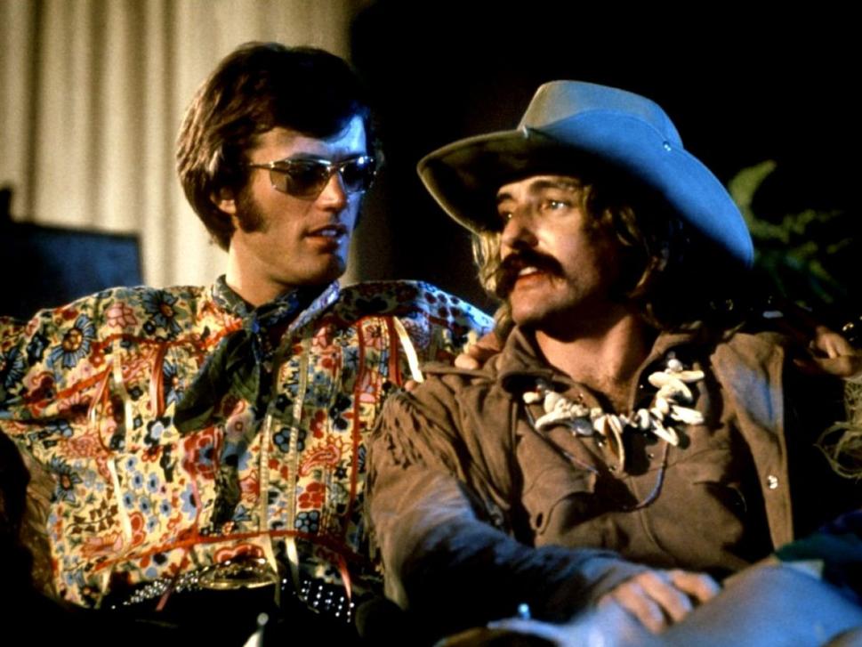 • Záber z filmu Bezstarostná jazda. Vľavo bezstarostný jazdec Watt - 'Kapitán Amerika' (Peter Fonda), vpravo ďalší bezstarostný jazdec - Billy (Dennis Hopper). •