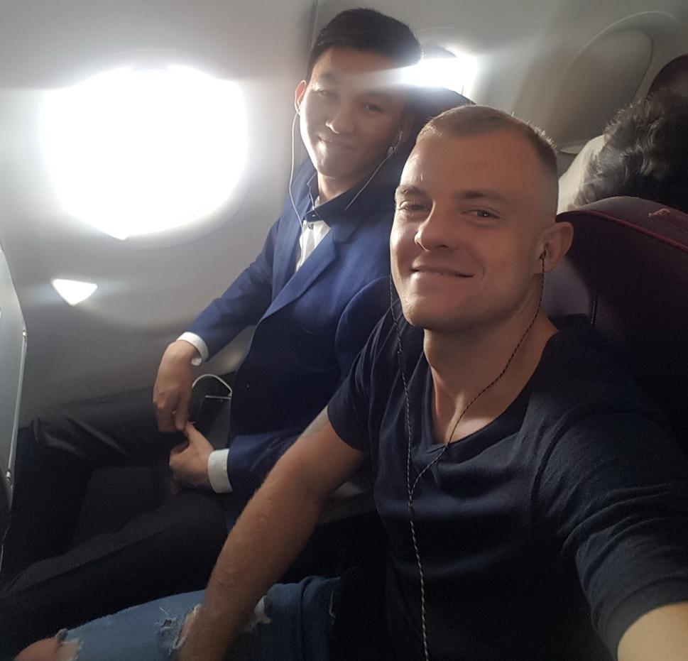 Neuveríte, ale s týmto chalanom som letel, aj keď som o dva mesiace odchádzal z Kazachstanu