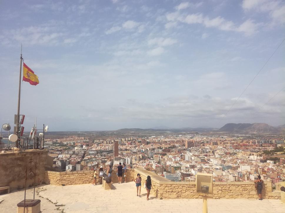 Na streche Castell de la Santa Bárbara.