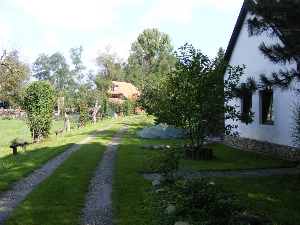 Pri vstupe do rodinnej farmy Mašekov mlyn