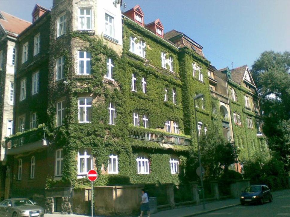 Dom na rohu Grosslingovej a Klemensovej ulice v Bratislave