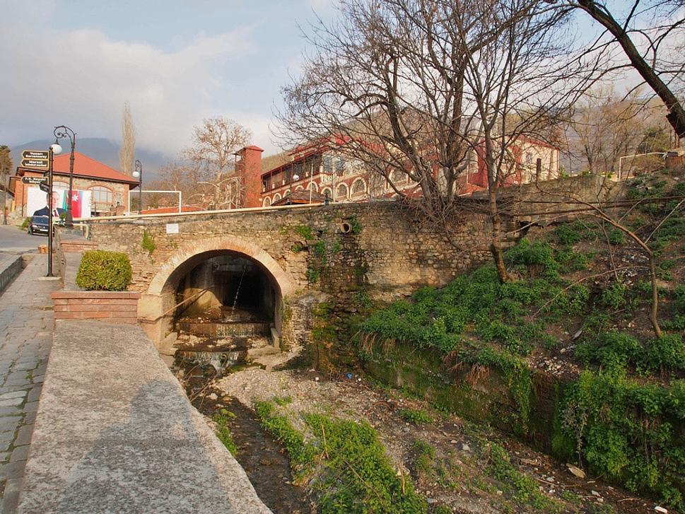 Most v Šeki