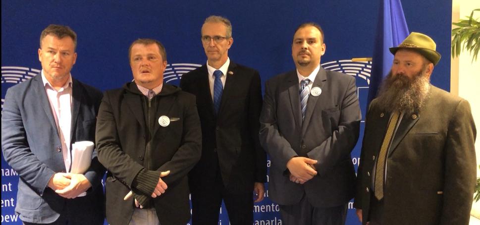 Z ľava: farmár František Oravec, Patrik Magdoško, europoslanec Ivan Štefanec, Daniel Tiža, famár Marián Mičko