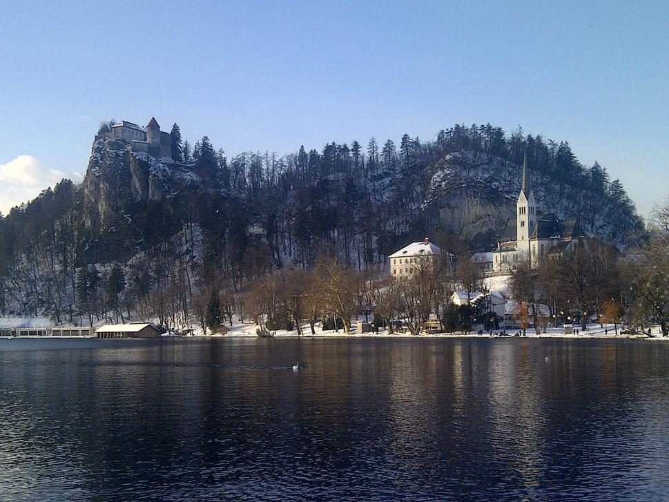 Hrad nad jazerom Bled