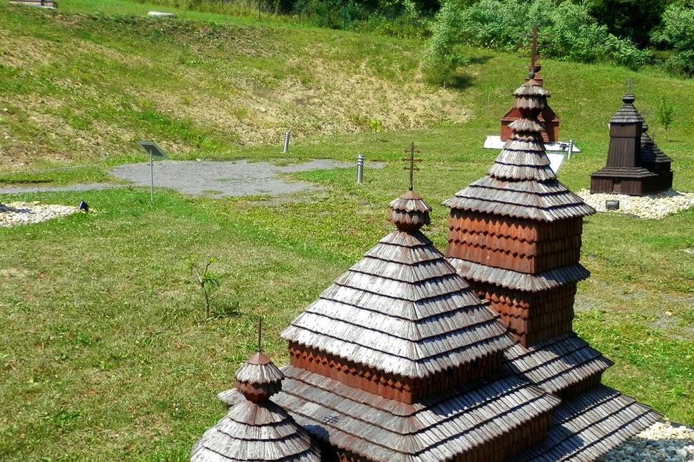 Miniskanzen drevených chrámov