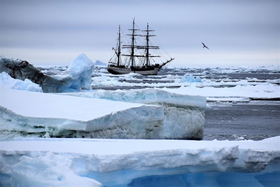 Antarktída alebo dvojmesačná plavba na plachetnici