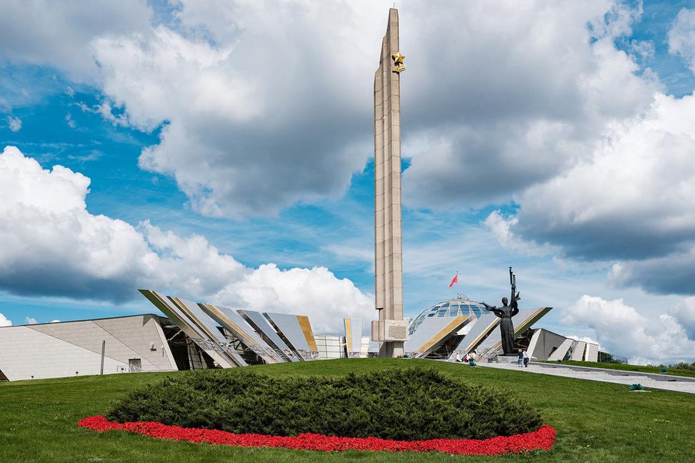 Minsk - Mesto uviaznuté medzi dvoma svetmi