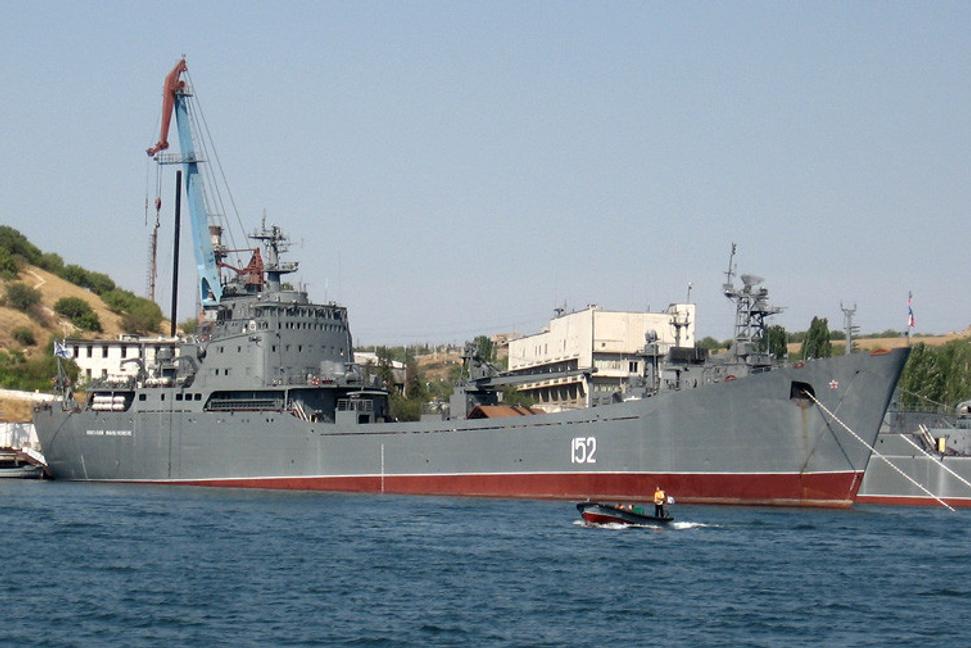 Deň dvadsiaty ôsmy a dvadsiaty deviaty: Poškodená ruská loď a antisemiti na ťahu