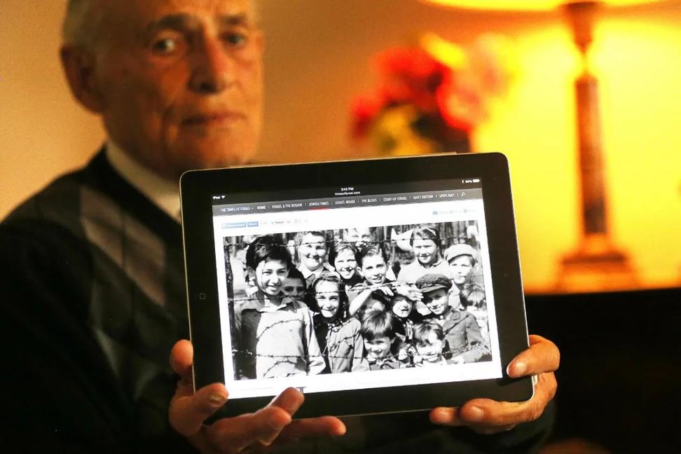 Muž zo Zlatých Moraviec sa našiel medzi deťmi z koncentračného tábora v Bergen-Belsen