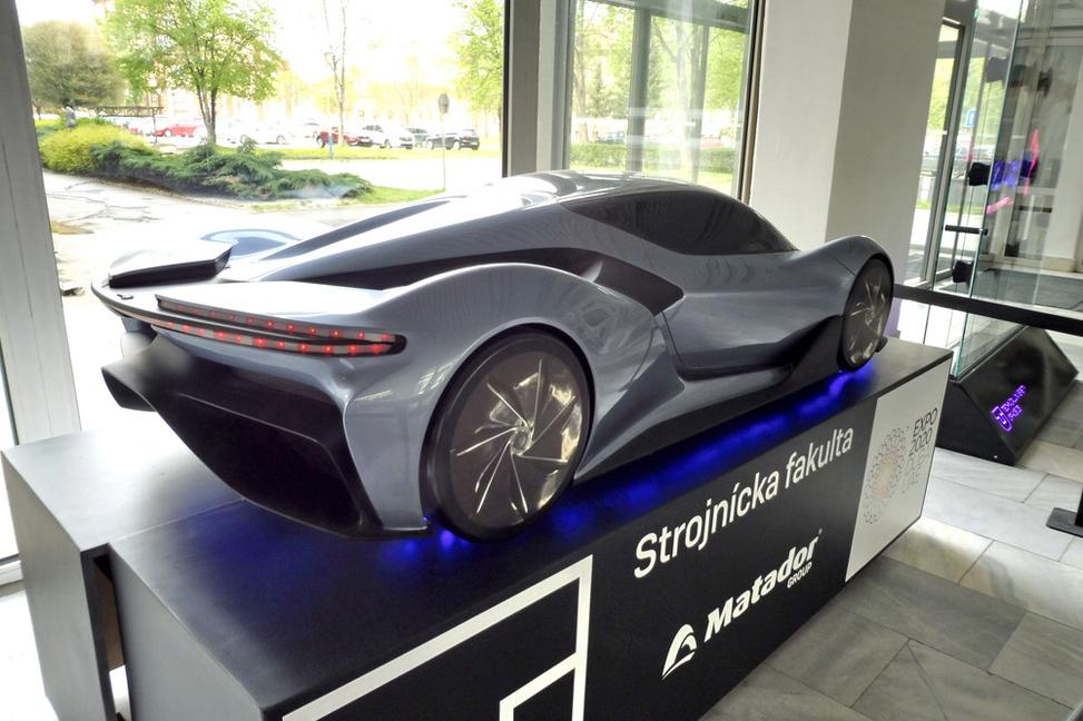 Auto-Moto: Vo vestibule Tuke a v Dubai na Expo 2020 vystavila Strojnícka fakulta prvý slovenský koncept vodíkového auta MH2 