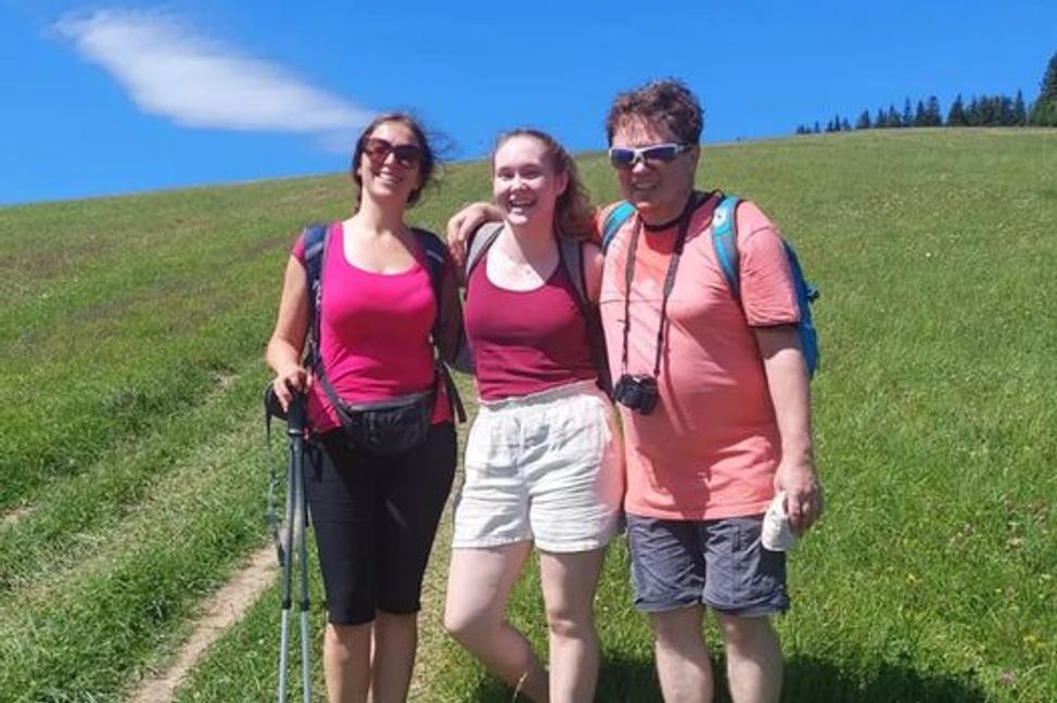 Kamarátske trio po ceste na Javorový vrch a Magurku 