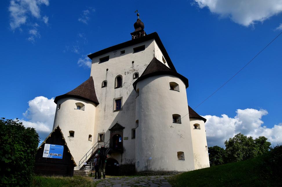 Po hradoch - 54. Nový zámok