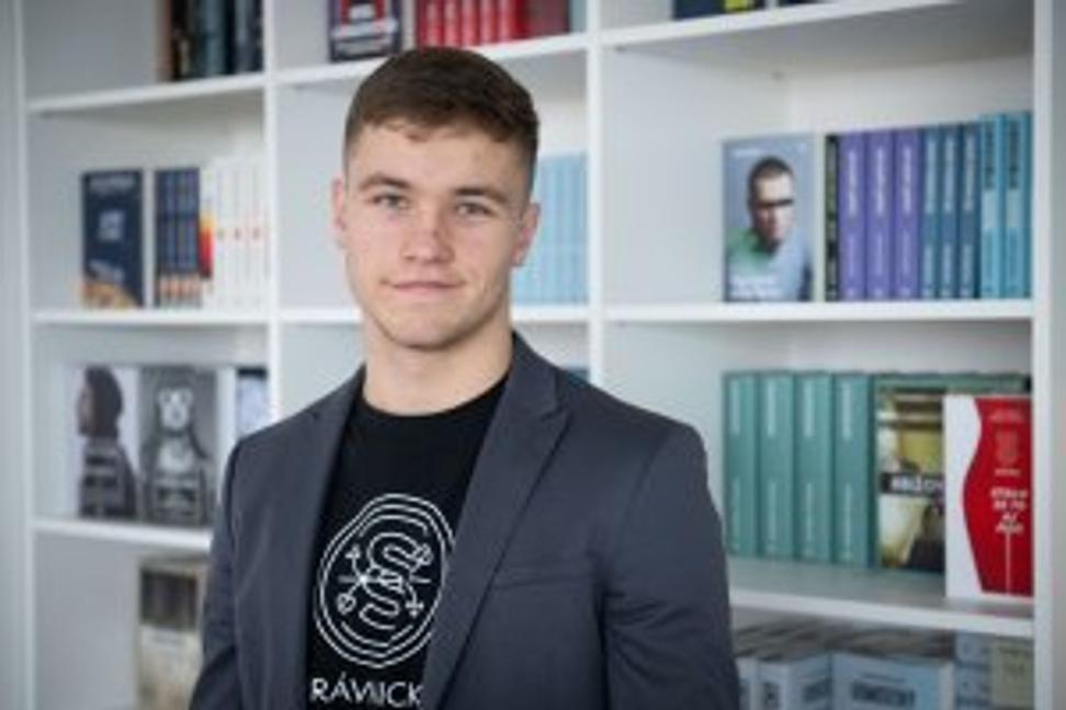 "Šéf" študentovi práva UK - bravo, excelentný hnus.