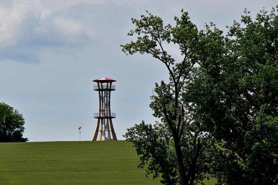 Rozhľadne Dolná Nitra a Golianovo.