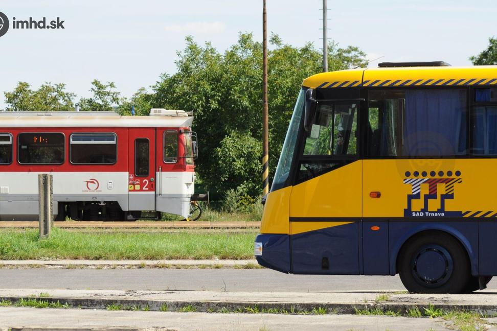 Jednotný cestovný lístok podľa Smeru: nebude fungovať, ale aspoň bude drahý