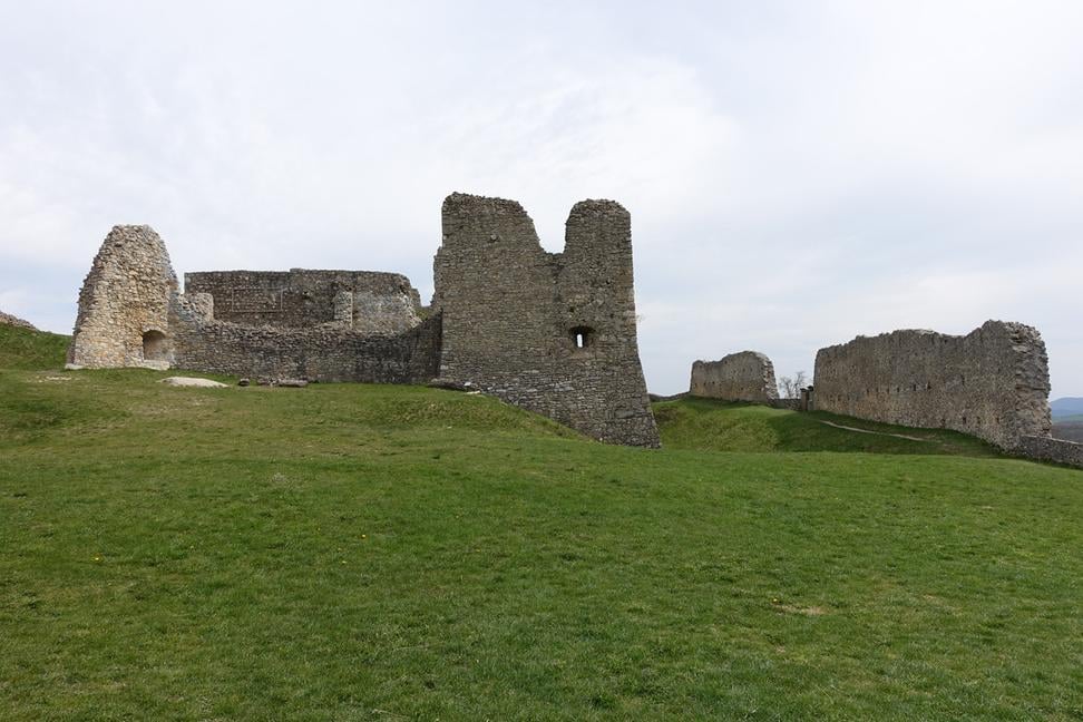 Hrad Branč | výnimočný výhľad, temná história a zrúcanina, ktorú sa oplatí objaviť!