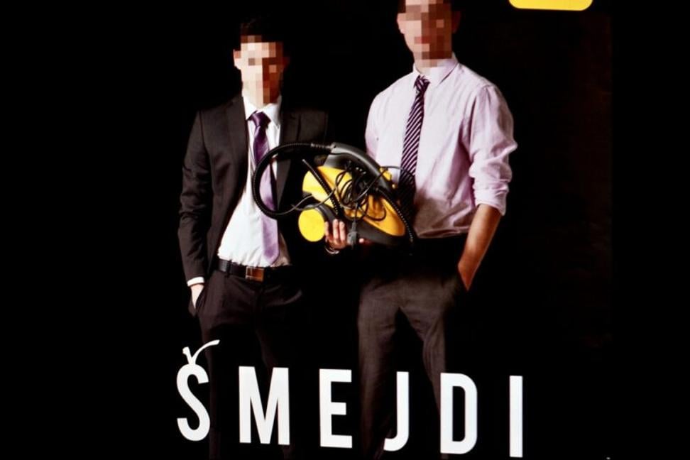 Šmejdi" sa menia. Predražené hrnce nahradili politikou.