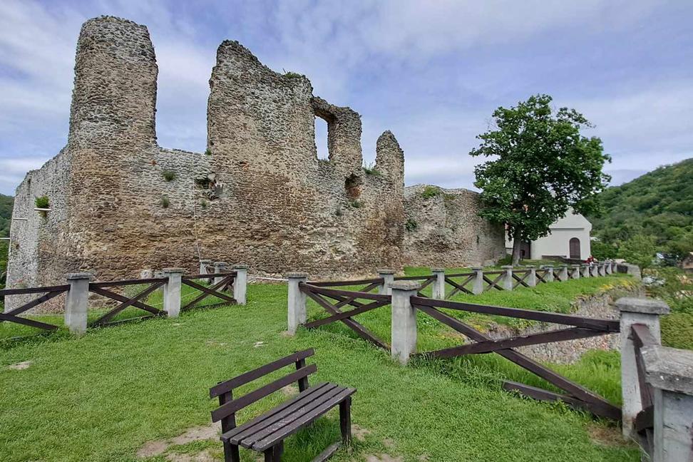 Modrý kameň: miesto, kde si oddýchnete, zaspomínate a nadýchnete sa histórie