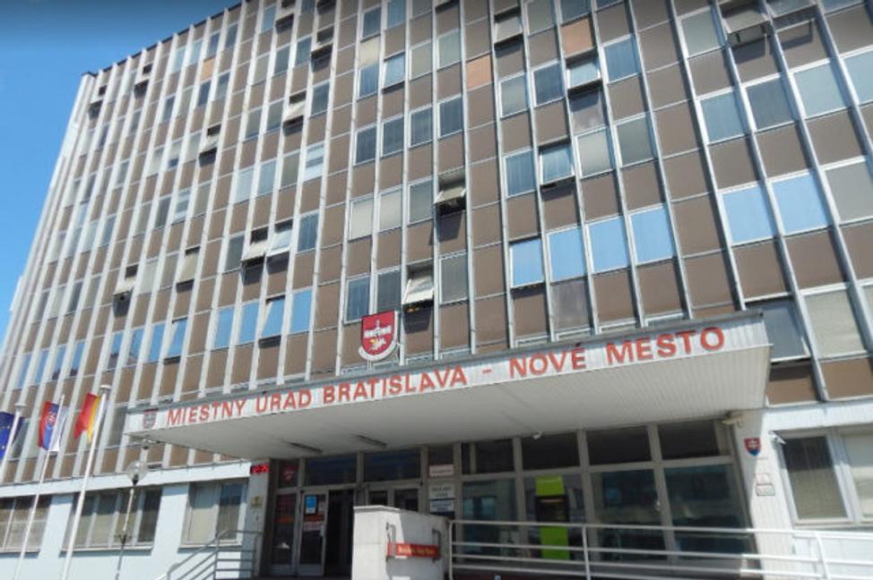 Všade dobre, doma najlepšie. V Novom Meste je to "všade dobre, v prenájme najlepšie".