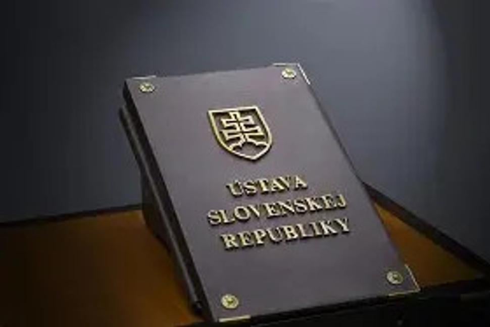 Ústava nie je Biblia