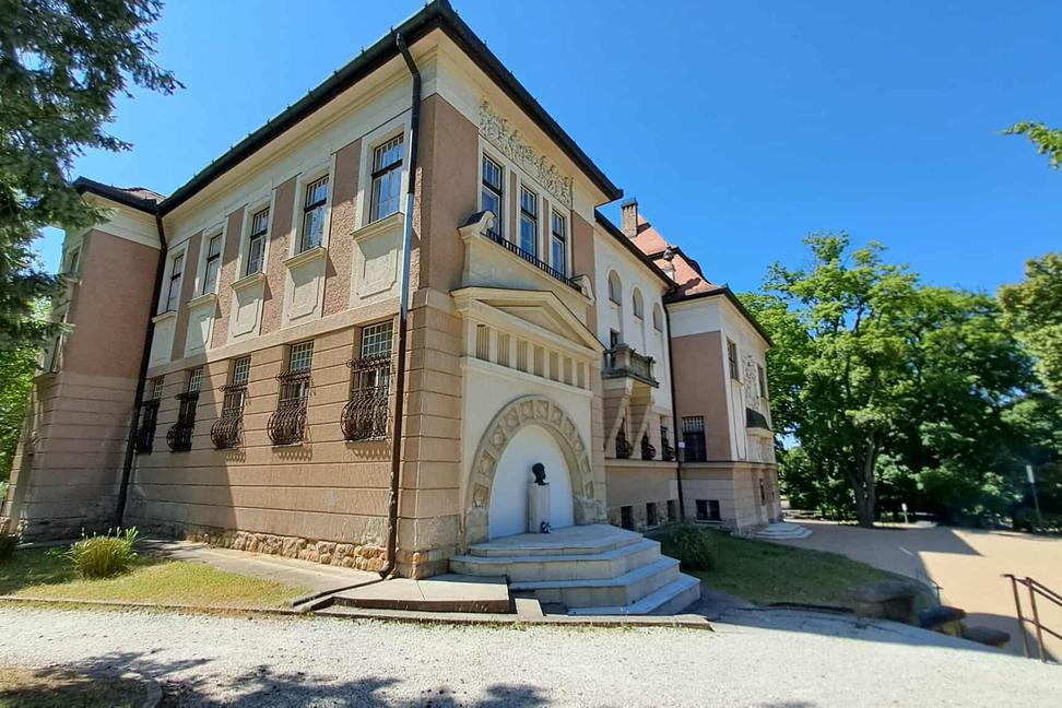 Kraj, kde domy šepkajú minulosťou a Palóc príbeh je uchovaný v múzeu