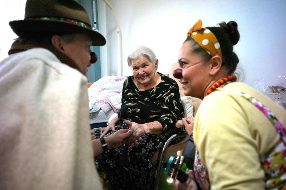 Ako vyzerá návšteva zdravotných klaunov u seniorov? 