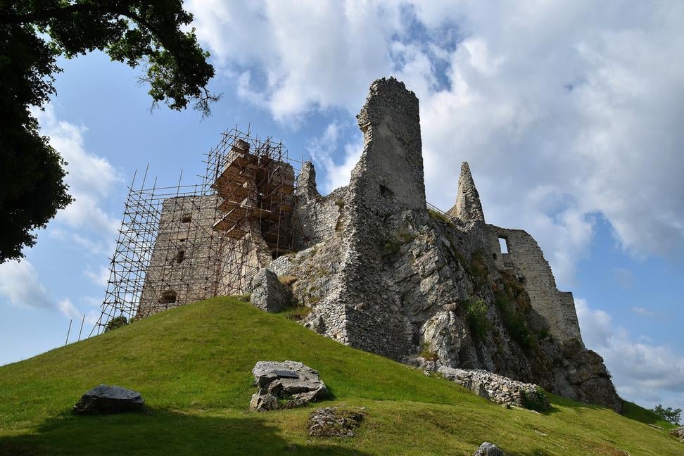 Hrad Hrušov
