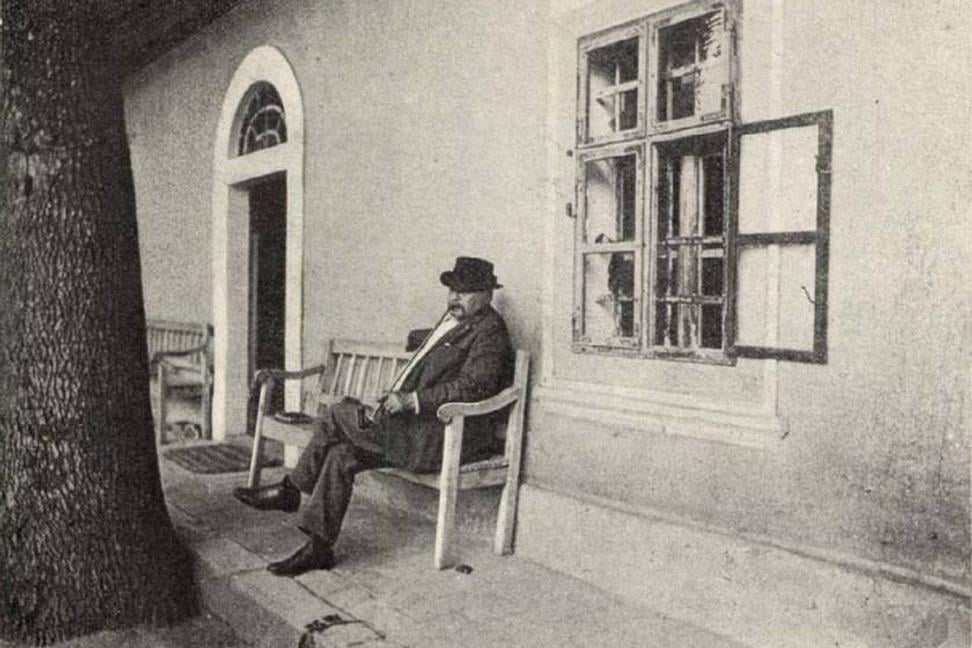 Horpács – dedina, kde si spisovateľ Mikszáth ešte stále sadá na lavičku