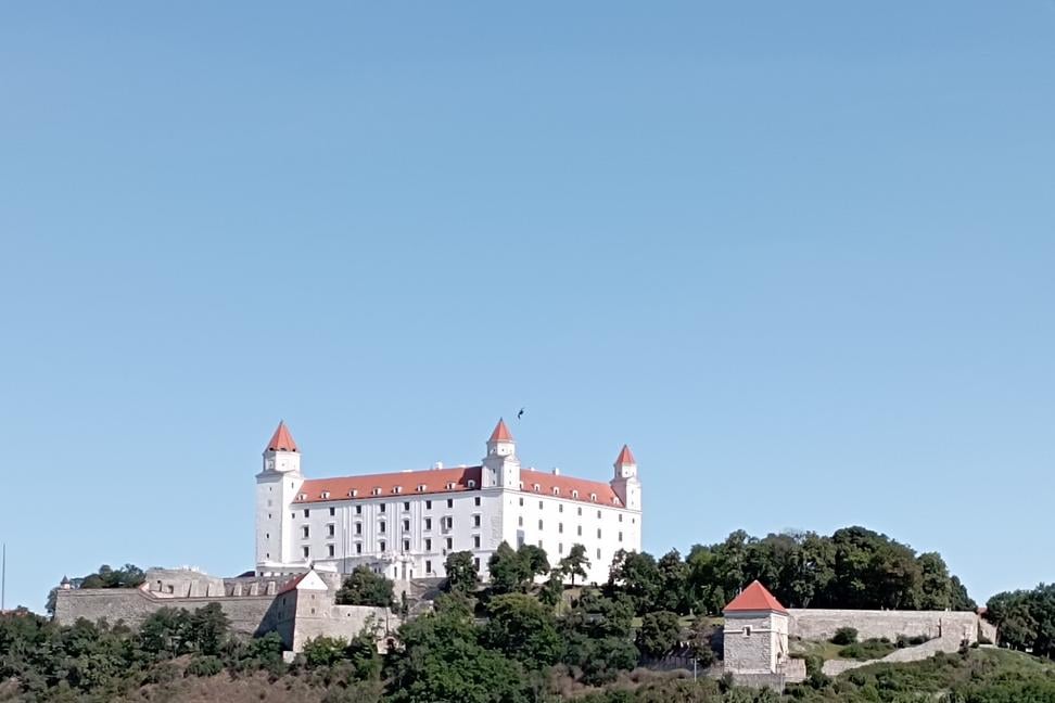Kto dal politikom morálne právo ničiť tejto krajine budúcnosť ??