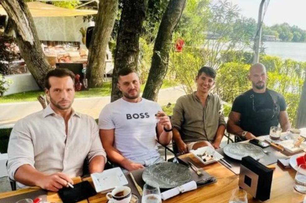 Takže nielen náckovia, ale aj sexuálni predátori. Toto je mladá smerácka krv