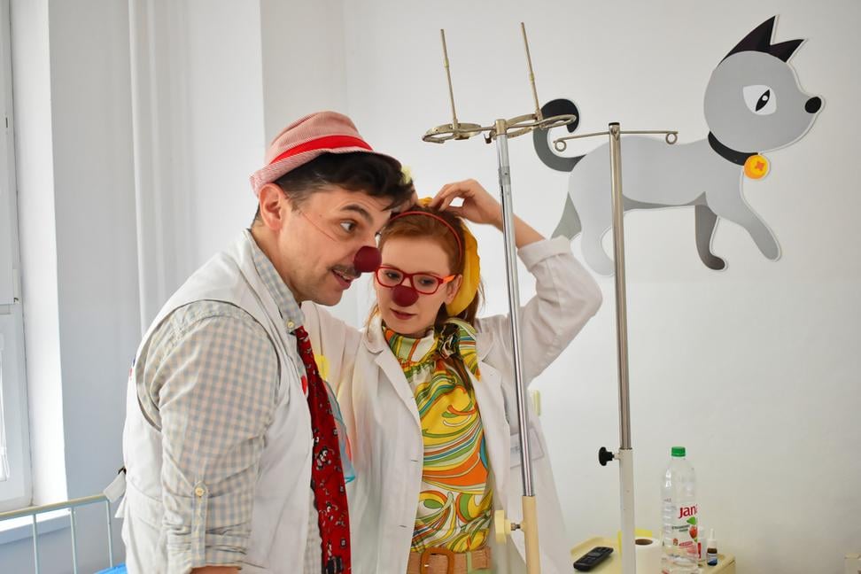 Na lámanie ľadov majú nos. Ako zdravotní klauni pracujú s odmietnutím? 