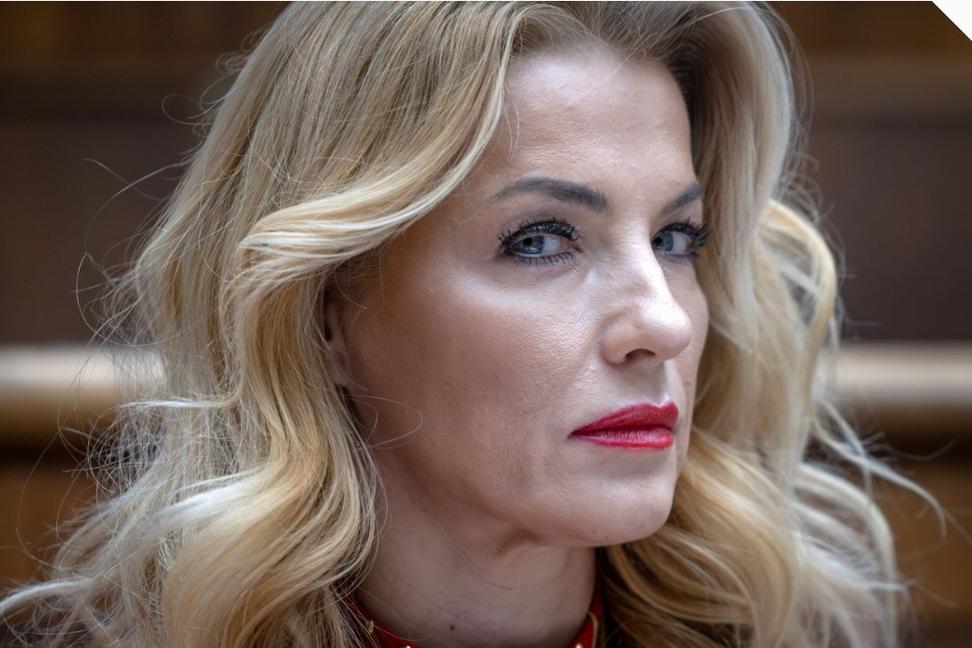 Arogancia a nekompetentnosť na ministerstve kultúry - Kúpa predraženého pozemku.
