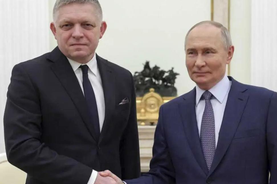 Podať si ruku s Putinom, nieje žiadne umenie.