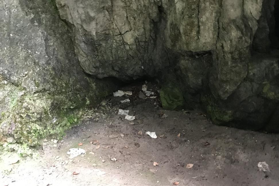 V Gaderskej doline je pod Čertovou bránou improvizovaná toaleta.