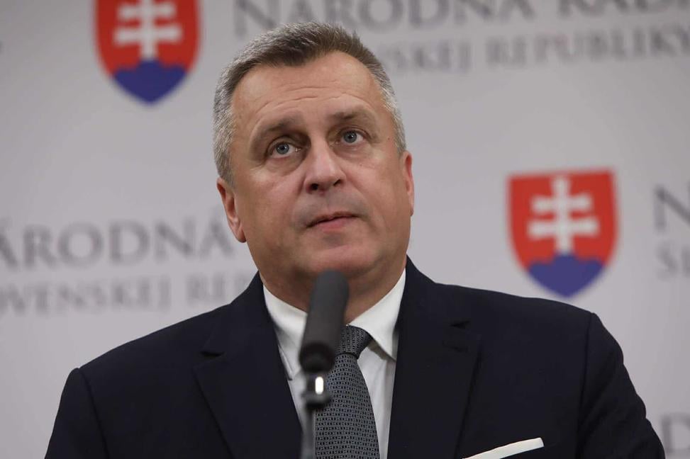 Prudko miznúce hranice nemysliteľného, aneb zadkami vpred autokracii